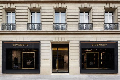 29 rue des pyramides givenchy|Avenue Montaigne .